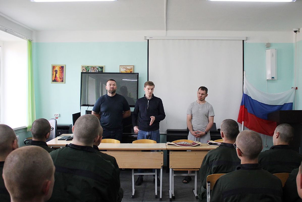 Поездка в Кировградскую воспитательную колонию: встреча с чемпионом по боксу и командой фонда «НИКА»