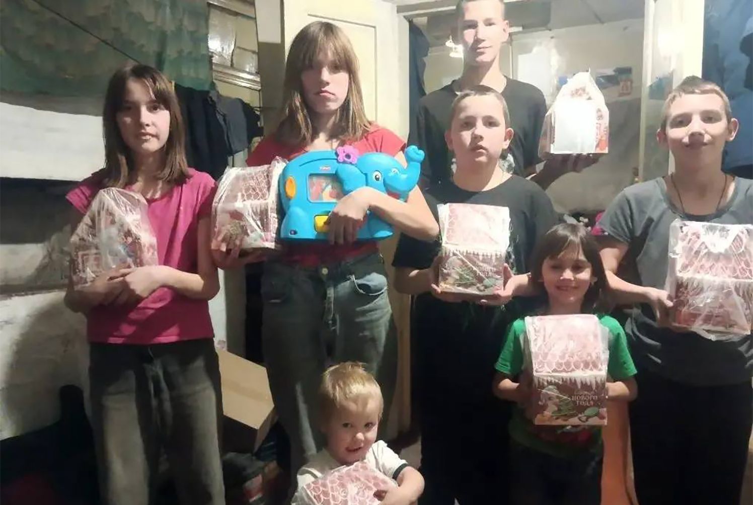 Сладкие подарки для многодетных семей к Рождеству Христову и Новому году