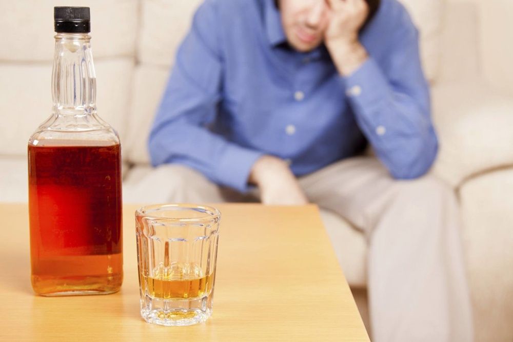 Что нужно делать и знать, если в семье появился алкоголик?
