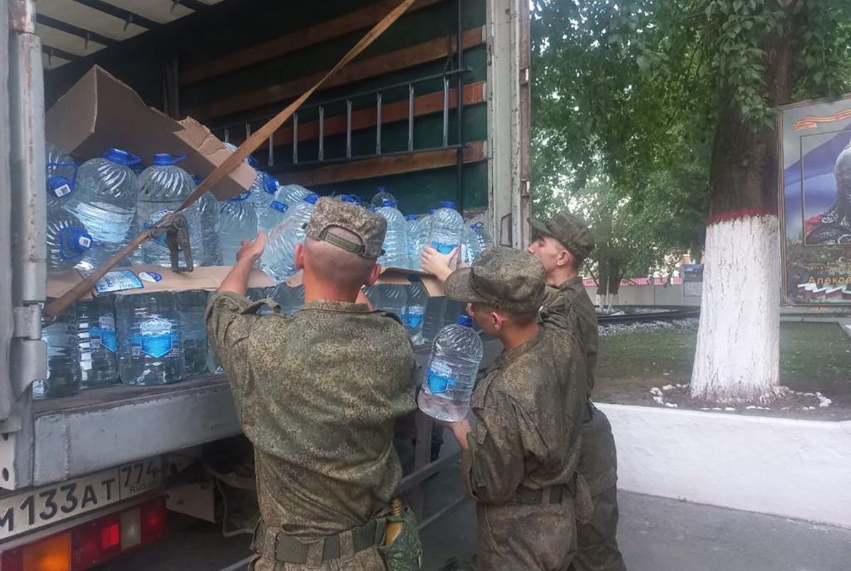 8 тонн воды было передано жителям Донбасса
