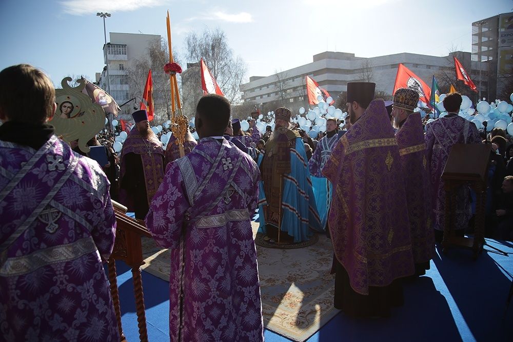 Более 250 добровольцев Благотворительного Фонда «НИКА» приняли участие в молебне – Торжество Православия в Екатеринбурге.