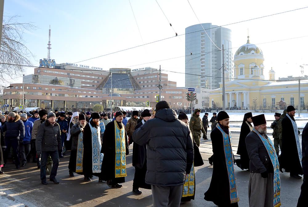 Праздничный крестный ход в День Казанской иконы Божией Матери и День народного единства