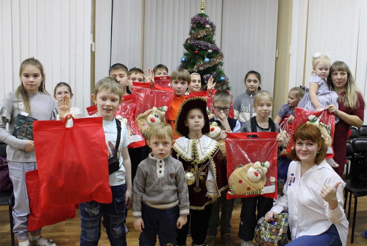 Поздравление детей в Чкаловском центре социальной помощи