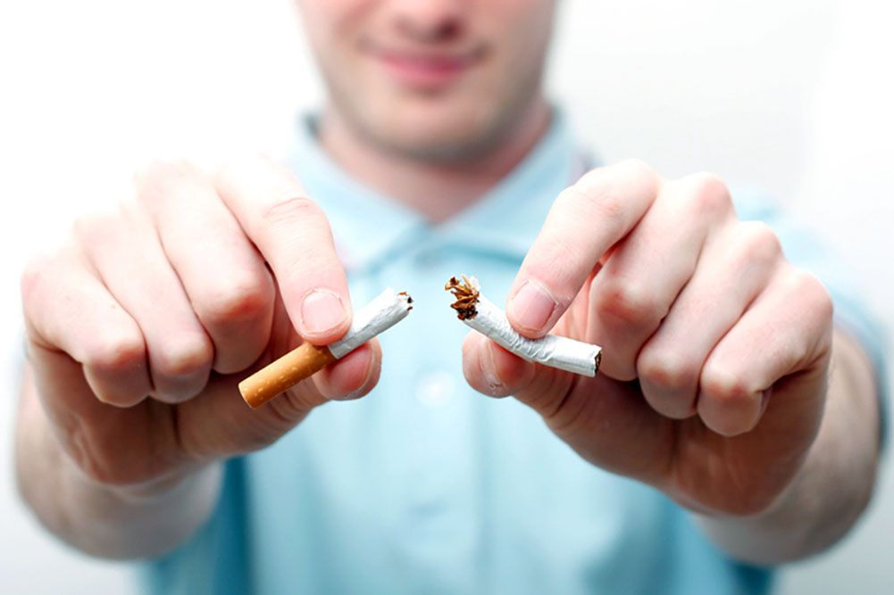 Исследование: бросать курить вместе с кем-то гораздо эффективнее одиночных попыток