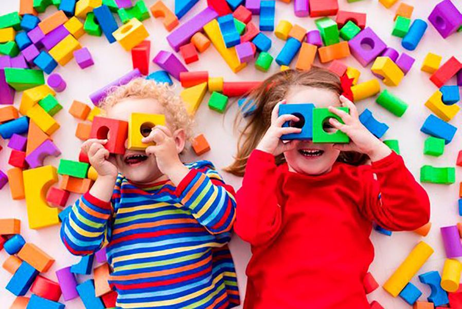 Акция «Счастливое детство – каждому»: подарки для детей ко Дню защиты детей